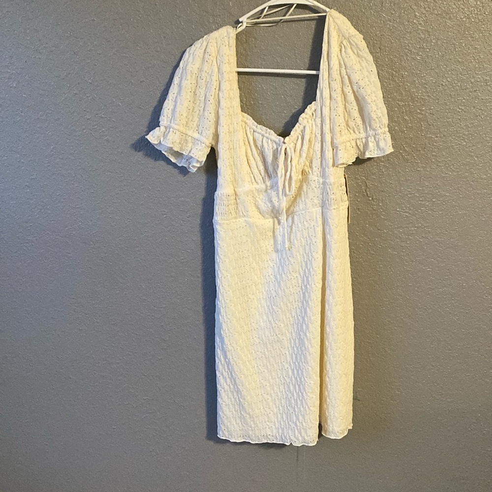 Brand:urban romantics size large